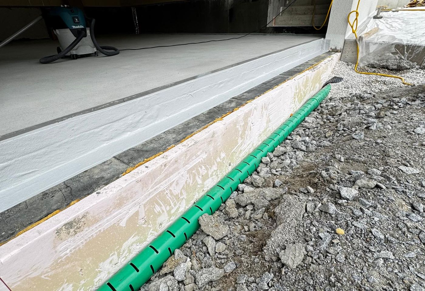 Sockelabdichtung mit Drainage – Dachkonzept Radinger